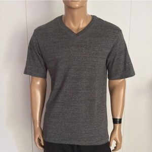 BEYOND BLACK & WHITE Heather Gray V-Neck T-Shirt Size XXL